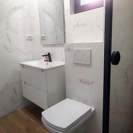 Casa De Sub Nuc Kaloşvar