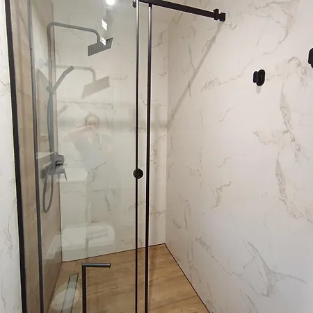 Casa De Sub Nuc Kaloşvar