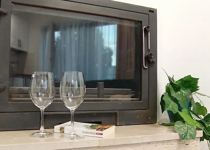 Casa De Sub Nuc Willa